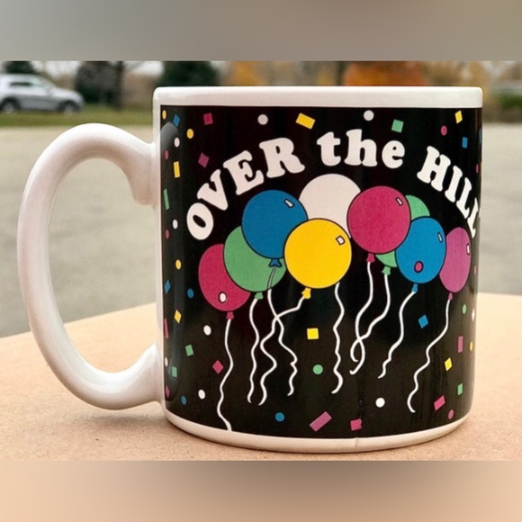 Vintage 1990 OVER THE HILL Susan Burger Artist Signed Ceramic Coffee Mug - Picture 10 of 10